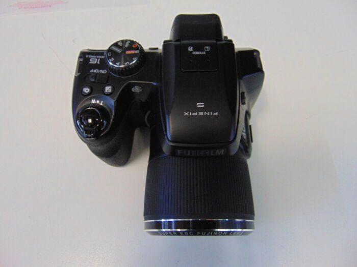 Фотоаппарат Fujifilm FinePix S8200 Ресейл