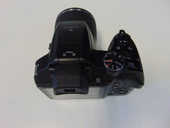 Фотоаппарат Fujifilm FinePix S8200 Ресейл