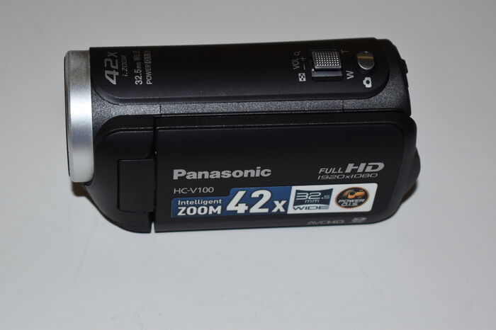 Видеокамера Panasonic HC-V100EE,Ресейл