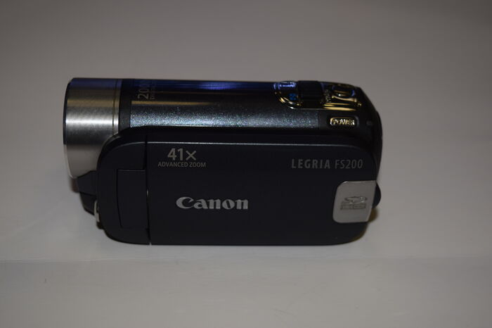 Видеокамера Canon LEGRIA FS200 Ресейл