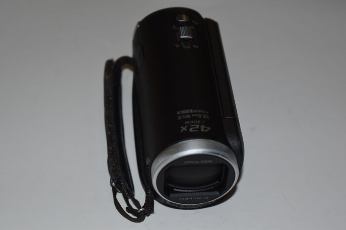 Видеокамера Panasonic HC-V100EE,Ресейл