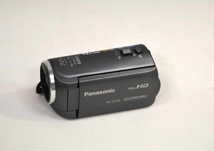 Видеокамера Panasonic HC-V210,серый